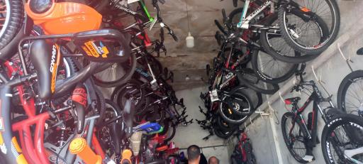 عکس نمایندگی دوچرخه فرزاد پیرزایی