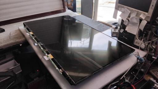 عکس خدمات صوتی و تصویری توس الکترونیک 