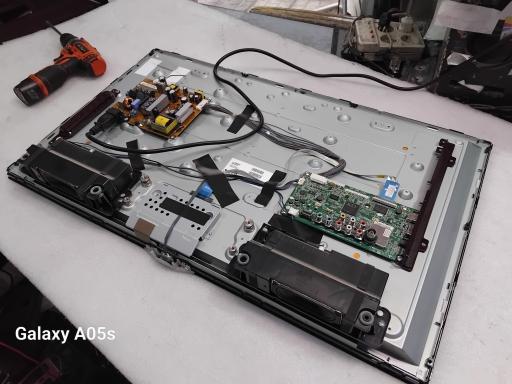 عکس خدمات صوتی و تصویری توس الکترونیک 