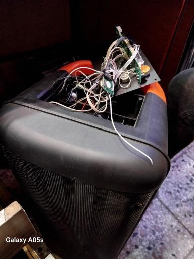 عکس خدمات صوتی و تصویری توس الکترونیک 