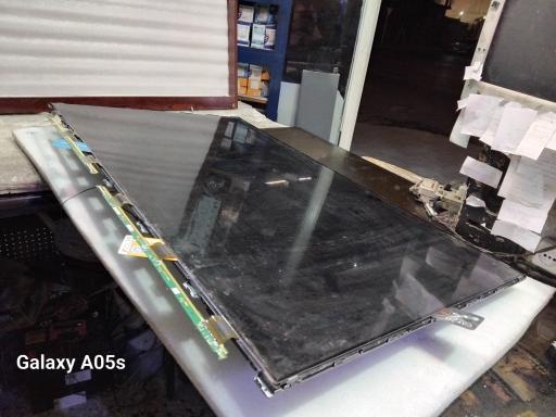 عکس خدمات صوتی و تصویری توس الکترونیک 