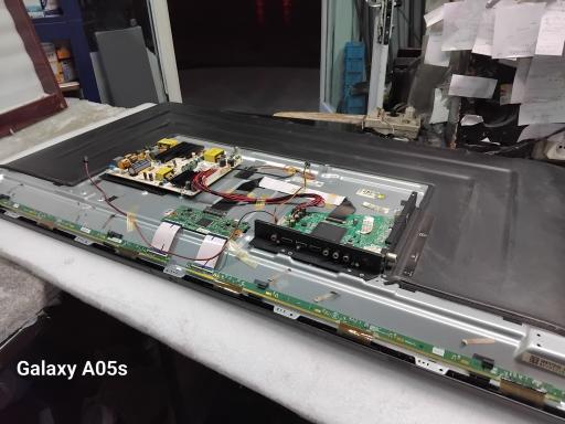 عکس خدمات صوتی و تصویری توس الکترونیک 