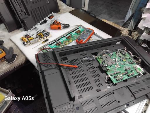 عکس خدمات صوتی و تصویری توس الکترونیک 