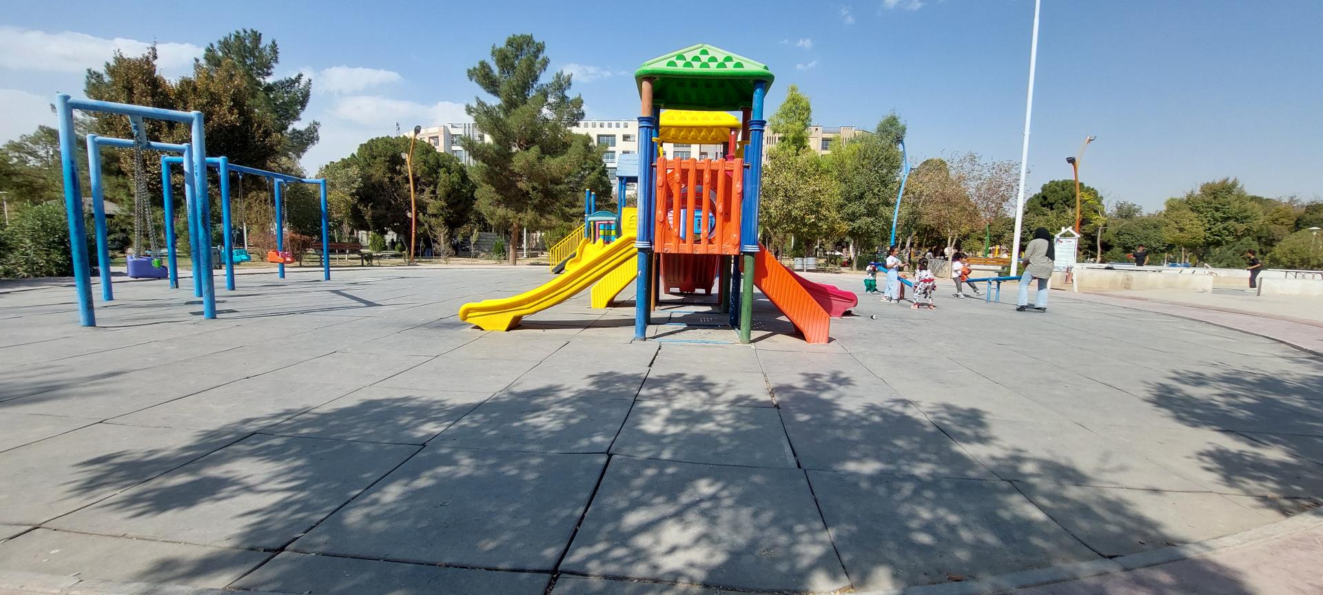 عکس زمین بازی خردسالان