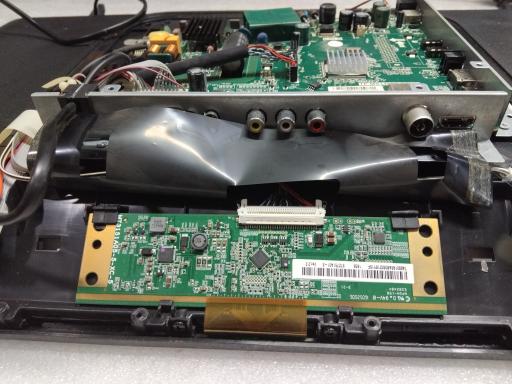 عکس خدمات صوتی و تصویری توس الکترونیک 