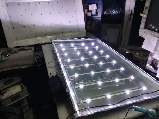 عکس خدمات صوتی و تصویری توس الکترونیک 