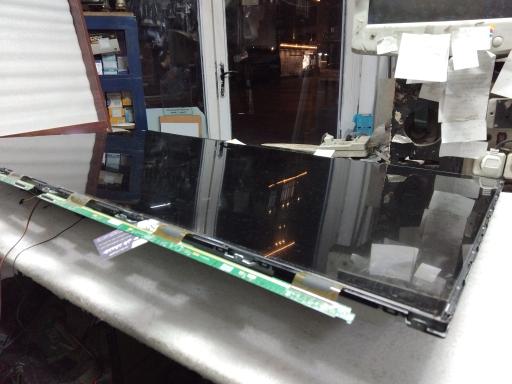 عکس خدمات صوتی و تصویری توس الکترونیک 