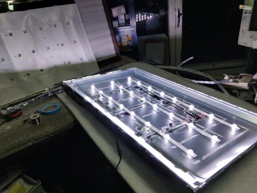 عکس خدمات صوتی و تصویری توس الکترونیک 