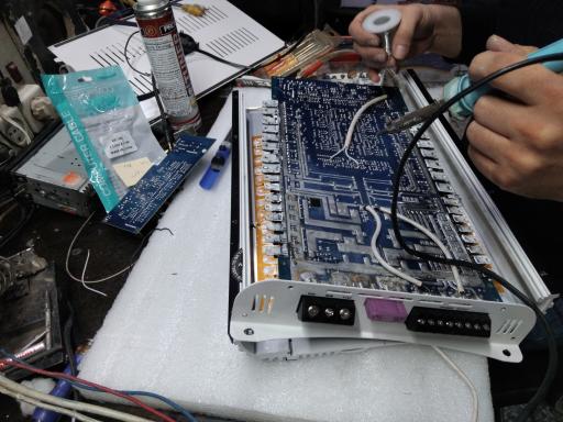 عکس خدمات صوتی و تصویری توس الکترونیک 