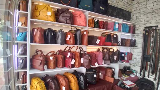 عکس فروشگاه مازو چرم سراجی