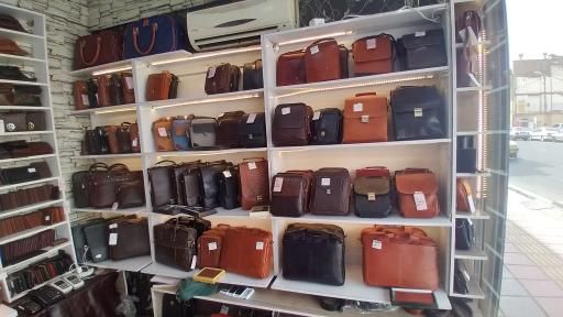 عکس فروشگاه مازو چرم سراجی