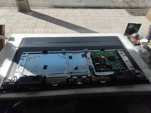 عکس خدمات صوتی و تصویری توس الکترونیک 