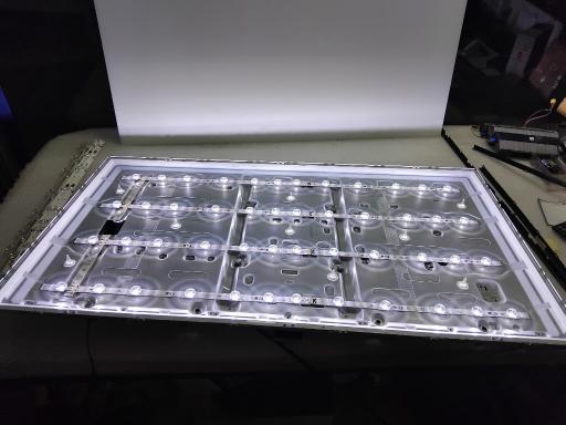 عکس خدمات صوتی و تصویری توس الکترونیک 