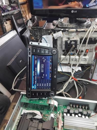 عکس خدمات صوتی و تصویری توس الکترونیک 
