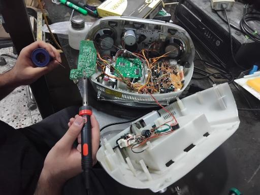 عکس خدمات صوتی و تصویری توس الکترونیک 