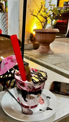 کافه رستوران عمورضا 