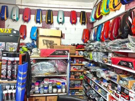 عکس بورس لوازم یدکی و اسپرت موتورسیکلت هندا قوامی