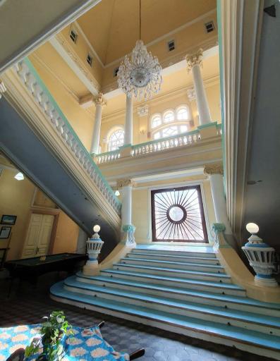 عکس کاخ موزه بندر انزلی