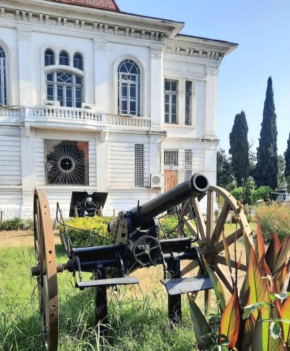 عکس کاخ موزه بندر انزلی