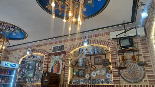 عکس رستوران سنتی سه طاق