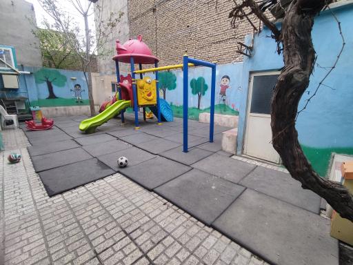 عکس پیش دبستان و دبستان دخترانه تدبیر