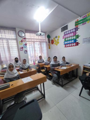 عکس پیش دبستان و دبستان دخترانه تدبیر