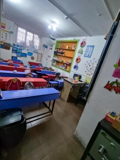 عکس پیش دبستان و دبستان دخترانه تدبیر