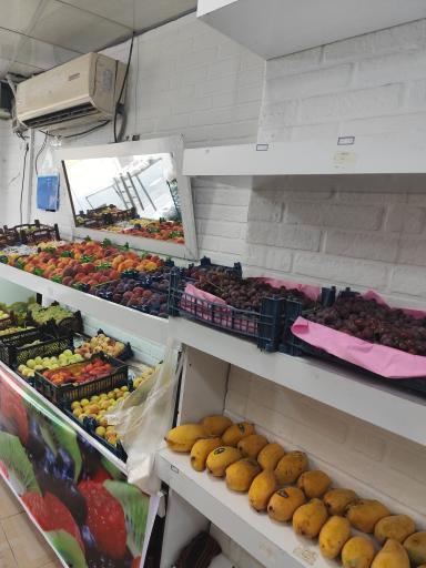 میوه فروشی بهار نارنج