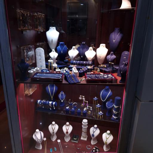 گالری نقره و زیورآلات رضا صادقی