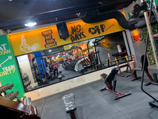 عکس باشگاه بدنسازی ستاره پارس