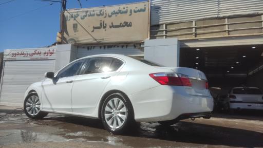 عکس تشخیص رنگ اتومبیل محمدباقر 