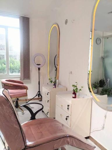 عکس سالن زیبایی رز سفید 