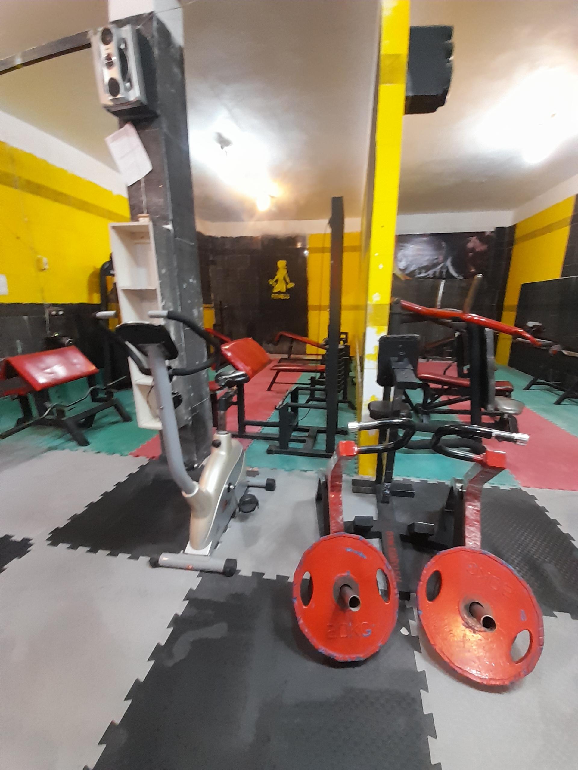 عکس باشگاه بدنسازی کوروش