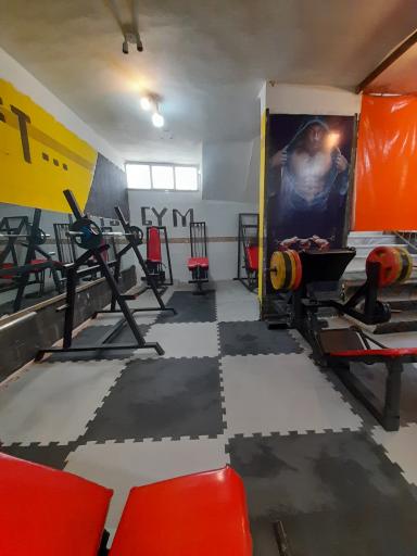 عکس باشگاه بدنسازی کوروش