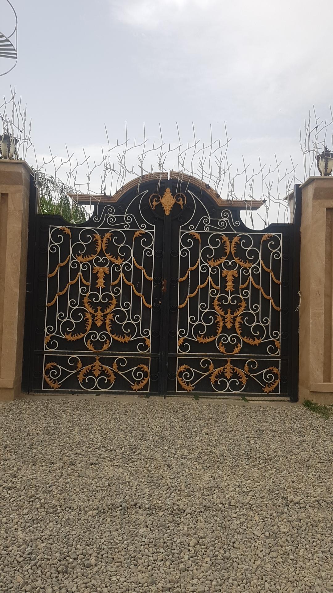 عکس عمارت اطلس
