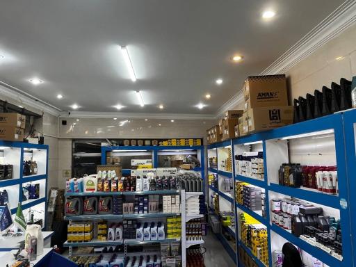 عکس فروشگاه و انبار خودرو پی