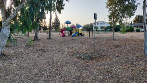 عکس زمین بازی کودکان