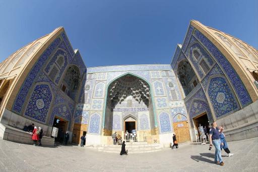 عکس ایوان فیروزه مسجد جامع عباسی