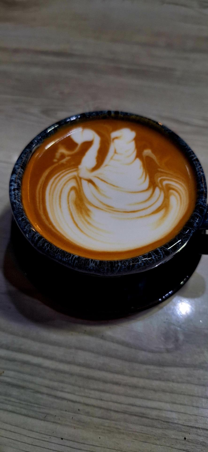 عکس کافه سیلوئت