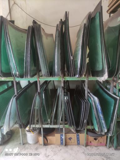 خدمات شیشه اتومبیل