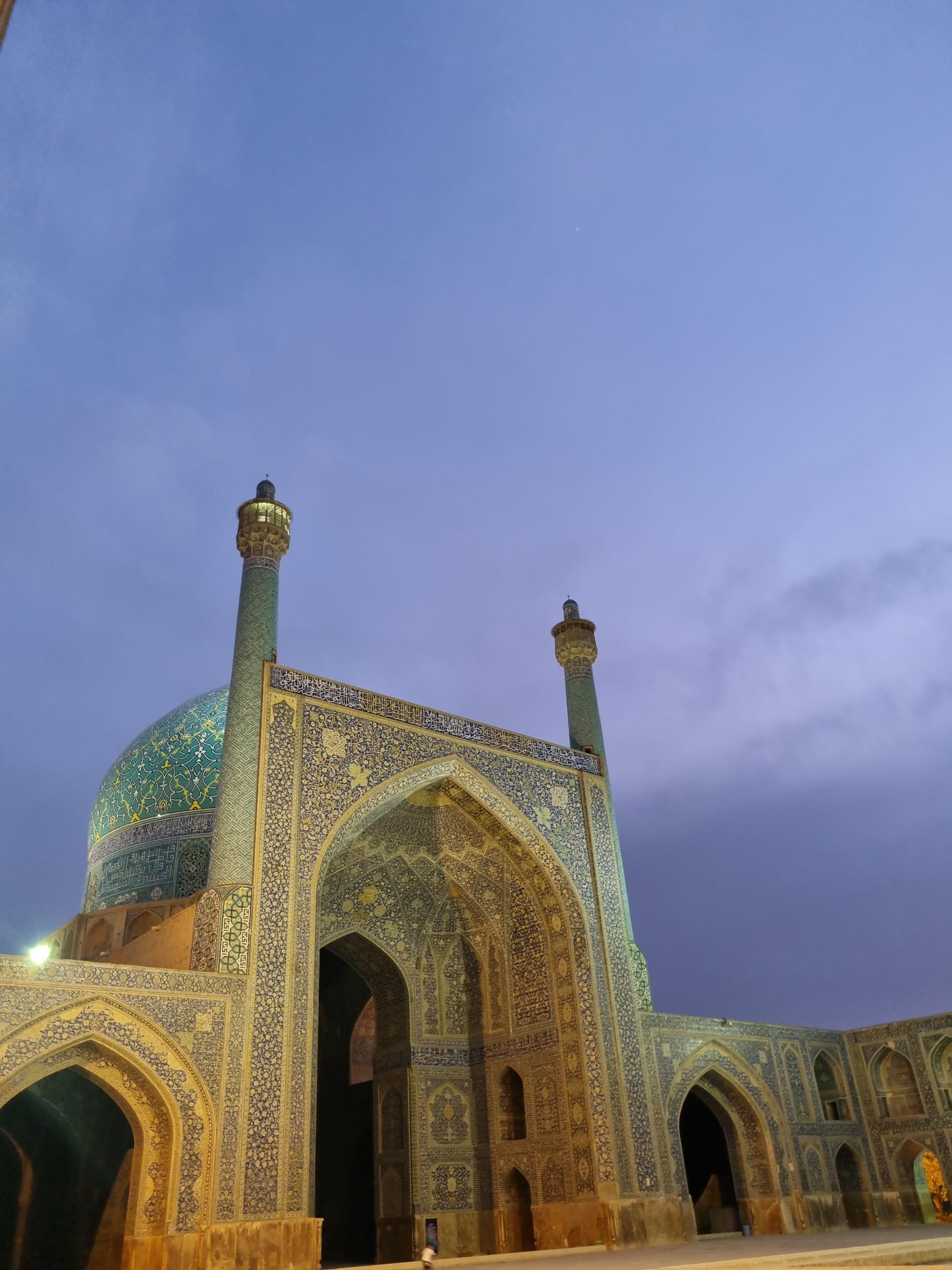 عکس ایوان فیروزه مسجد جامع عباسی