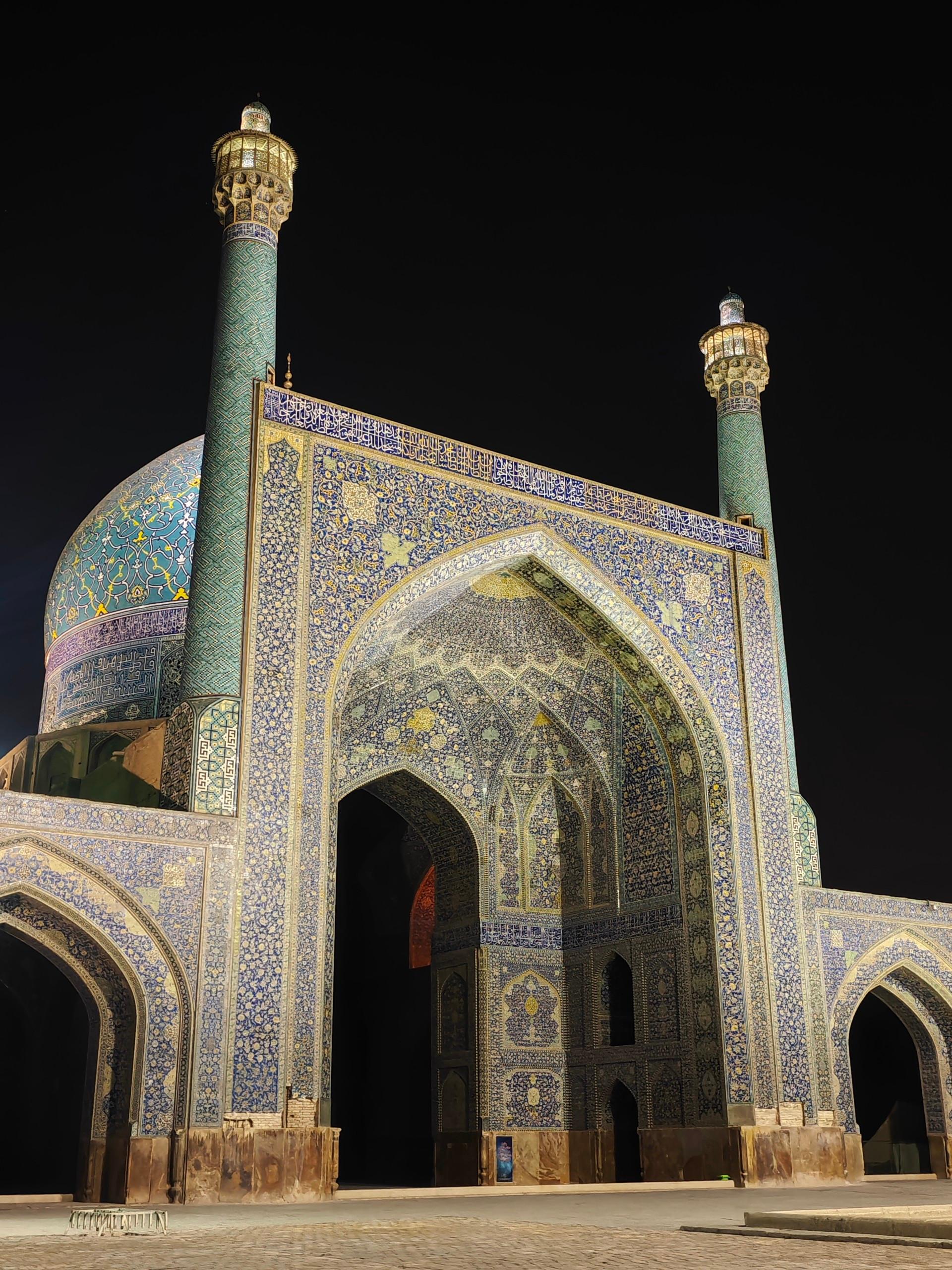 عکس ایوان فیروزه مسجد جامع عباسی