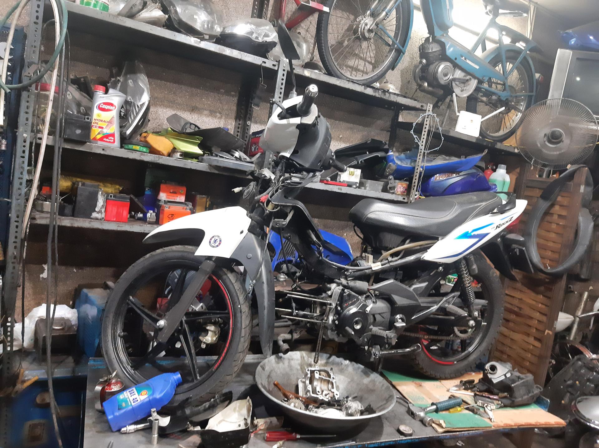 عکس تعمیرگاه موتورسیکلت سید احمد