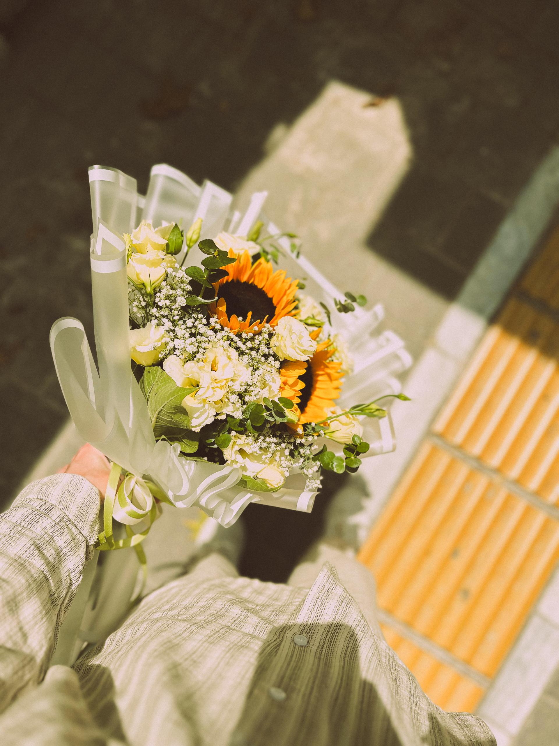 عکس گلفروشی و جشن تولد یونا