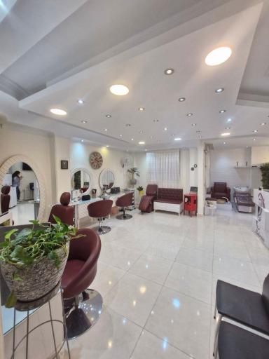 عکس آموزشگاه و سالن زیبایی مهرنیا