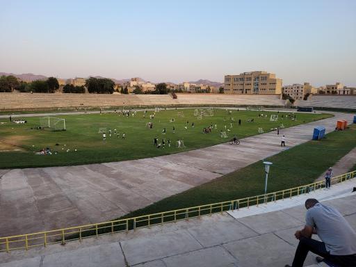 عکس استادیوم فوتبال دانشگاه علم و صنعت