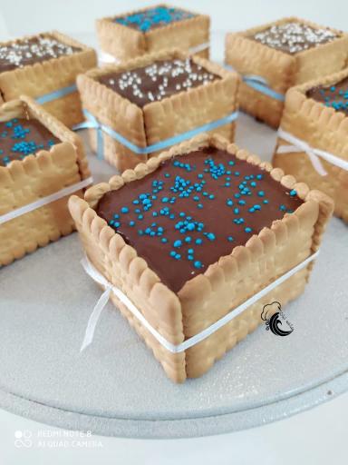 عکس کیک خانگی شاخه نبات