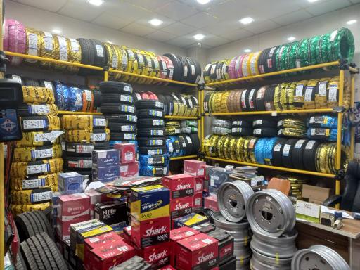 عکس باطری  و لاستیک فروشی برادران پاره دوز