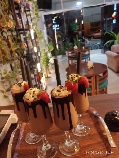 عکس کافه باریستا