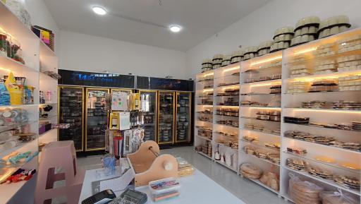 عکس شیرینی ثابتی شعبه گمیشان 